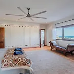 Horizon By Interhome * Γιαβέα
